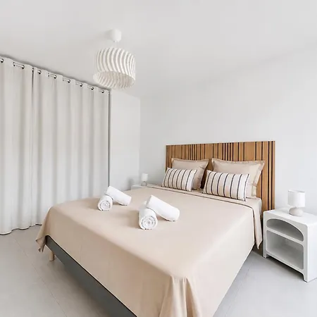Elegant T2 Avec Piscine & Balcon Panoramique *