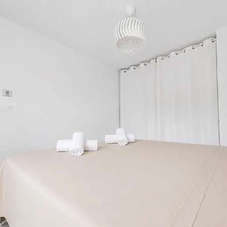 Elegant T2 Avec Piscine & Balcon Panoramique